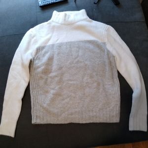 Woman's j-crew sweater size medium